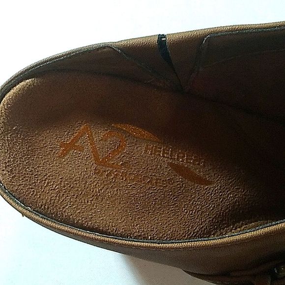 Aerosols 10 medium camel colored NWOT mules suede inside. 2 3/4 " Heels. - Picture 3 of 10